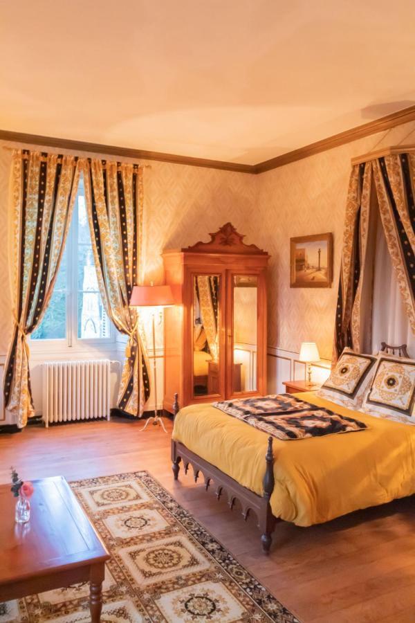 Bed & Breakfast Chateau Du Hallay