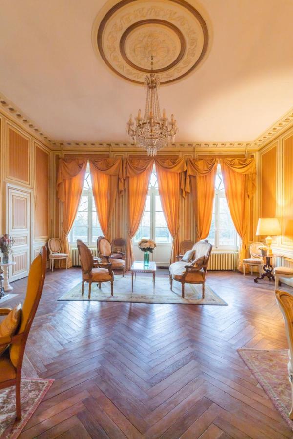 Chateau Du Hallay Bed & Breakfast Montaigu-Vendee